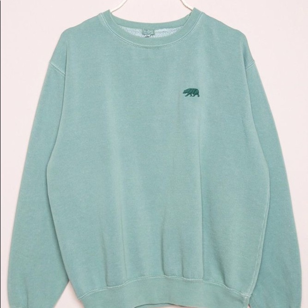 ERICA BRANDY MELVILLE BEAR LOGO CREW NECK